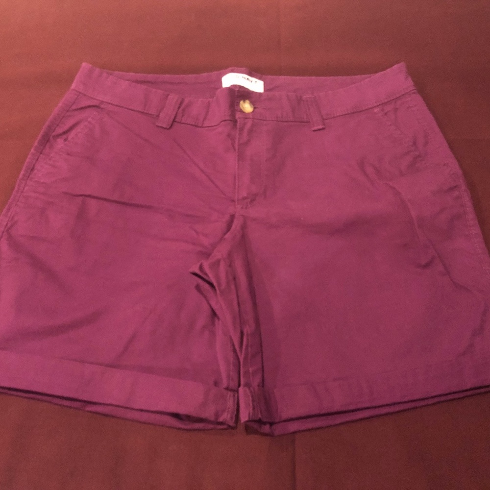 Mid-rise cranberry chino shorts